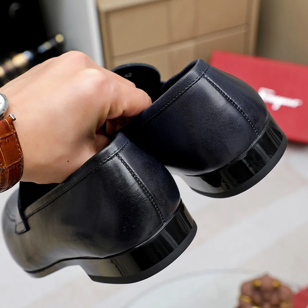 Men's shoes 💰460 🔥Ferragamo's new men's casual slip-on shoes🇨🇳Official website original 1:1 mold, original quality💯Fine workmanship, high-end luxury☘The upper is made of imported Italian first-layer cowhide🌴Luxurious water dyeing🐂Leather lining🍓Rubber wear-resistant and non-slip outsole, breathable and comfortable to wear🍍The first choice for high-grade men, 5 colors available! Code number 38-44 (45.46. Customized)